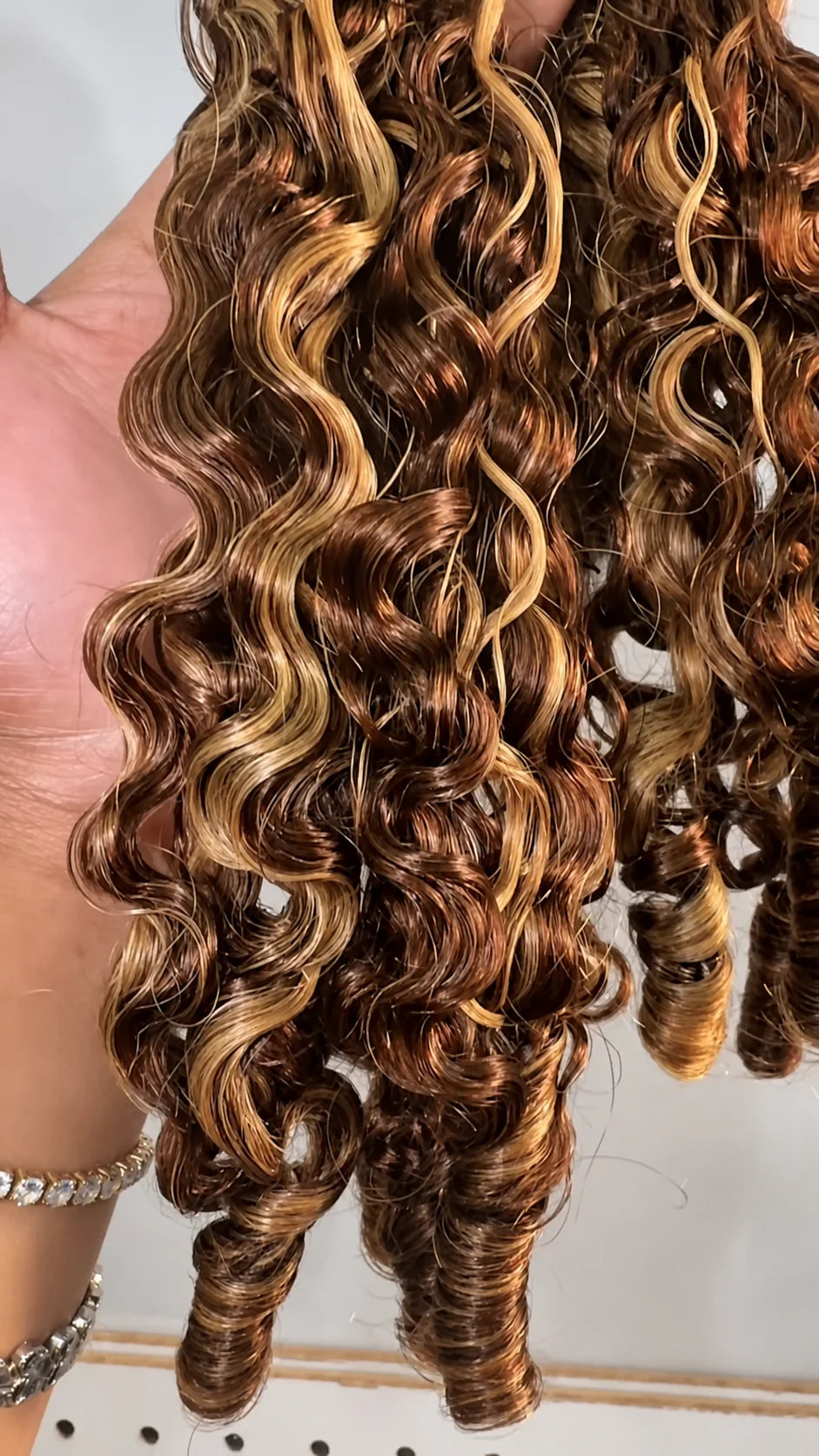 Black-Blonde Ombre Wavy Glueless 11x6 HD Lace Wig